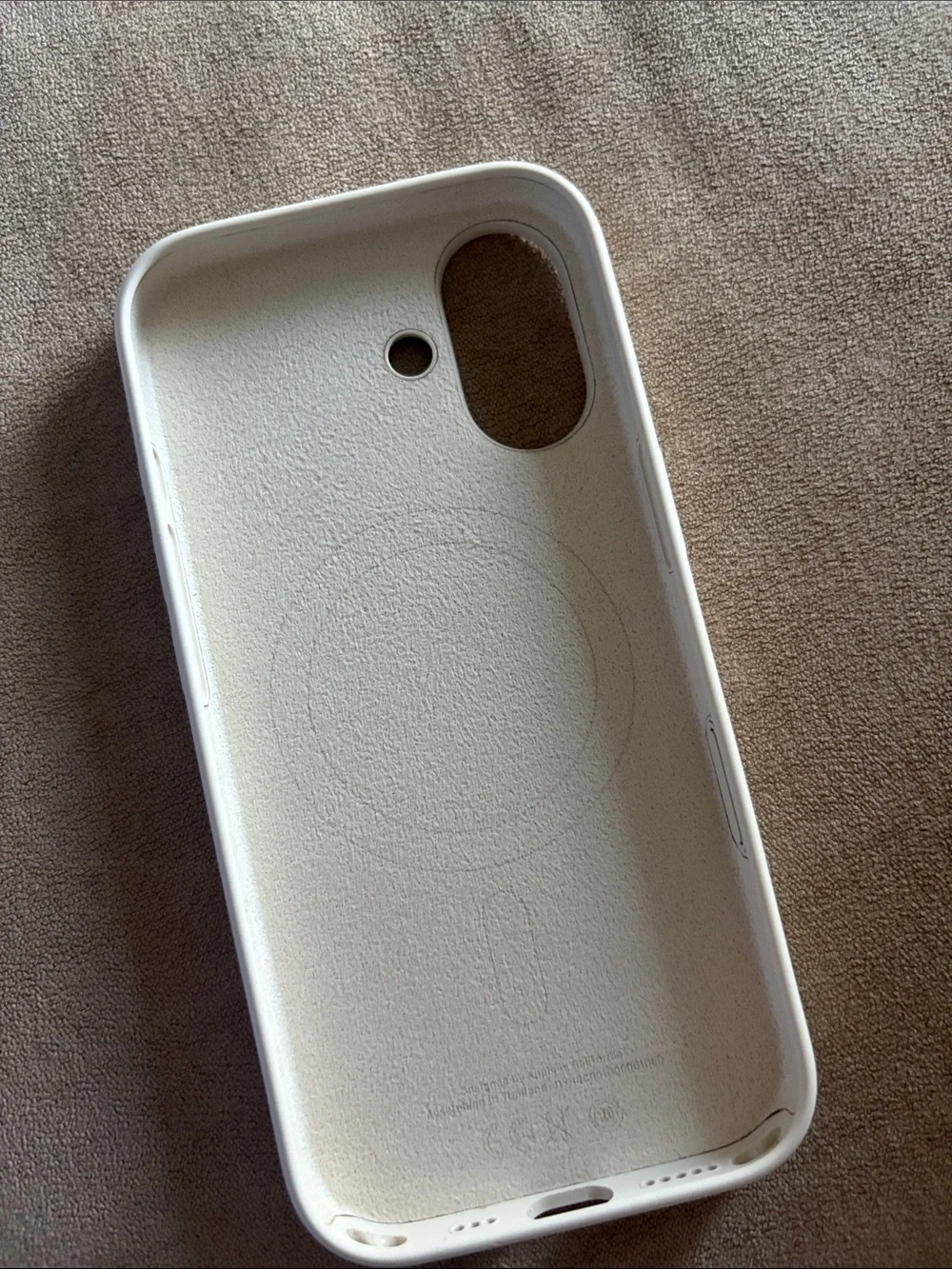 Apple iPhone 17 silicone case - vanilla
